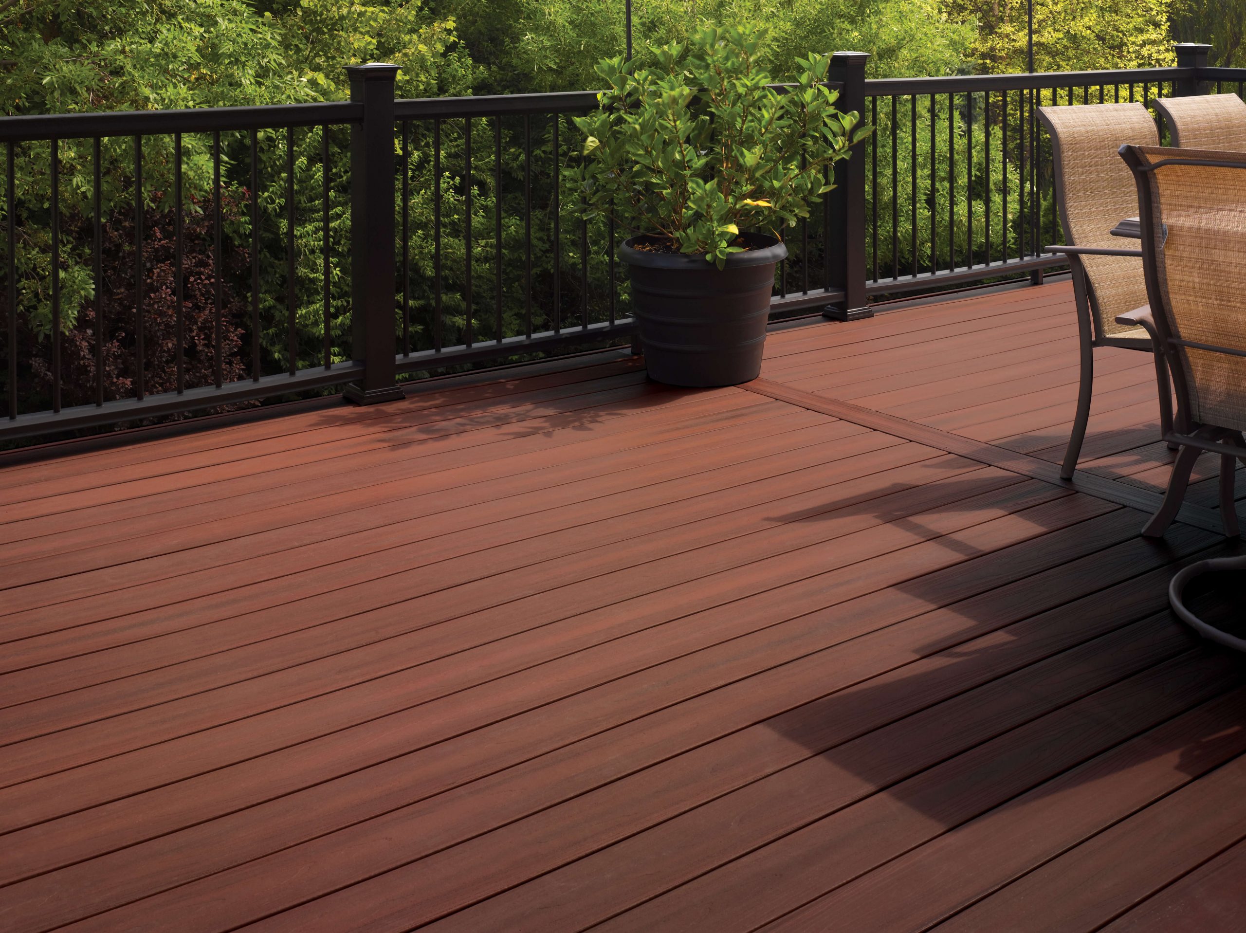 Horizon Rosewood Fiberon Composite Decking - Custom Elevated Composite Deck builder and contractor in Michigan