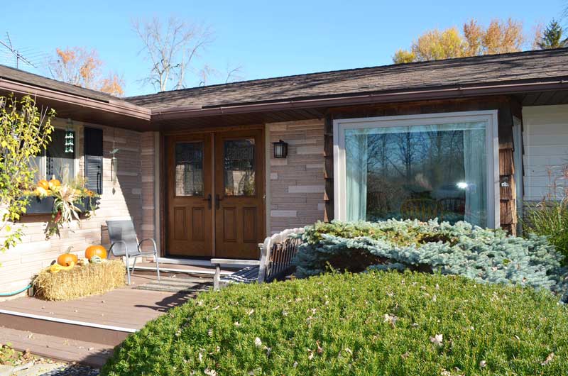 Front view of House in MI