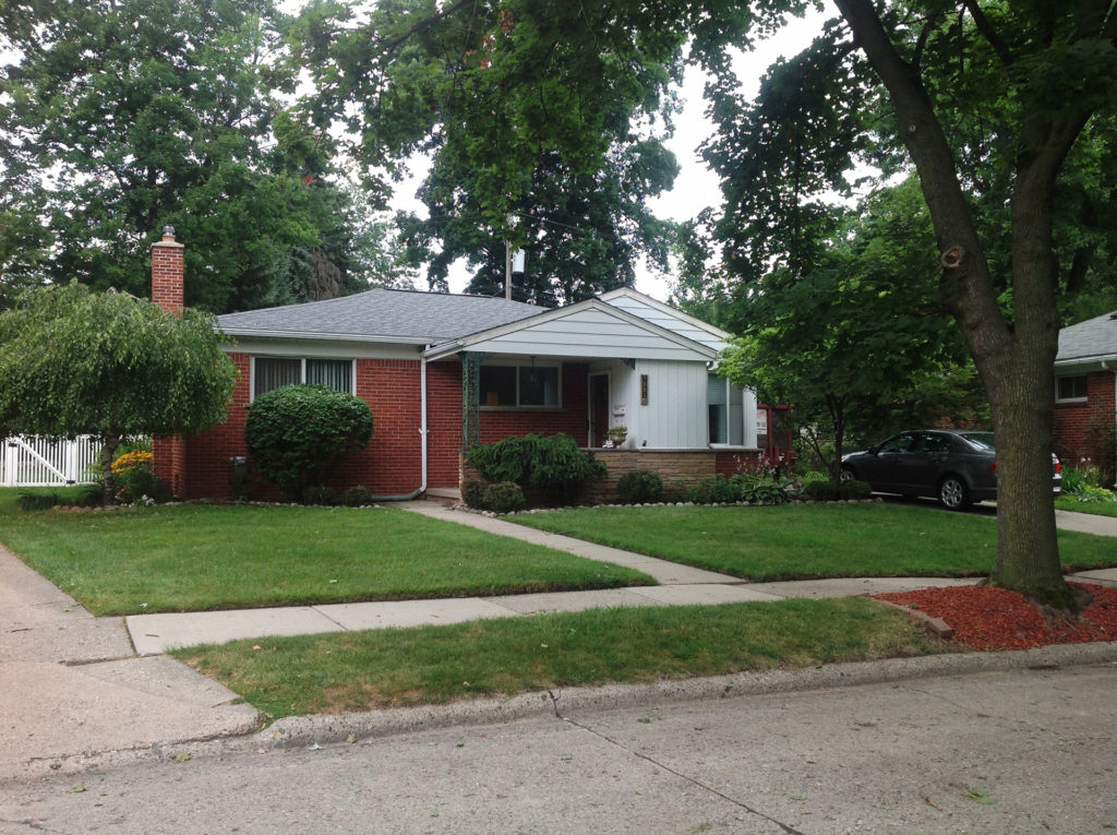 front view of House in MI