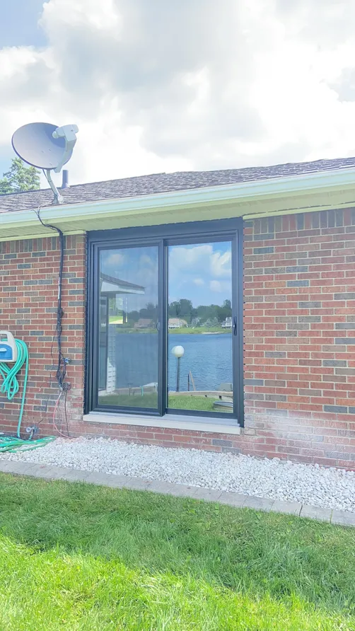 Windows Job in Holly
